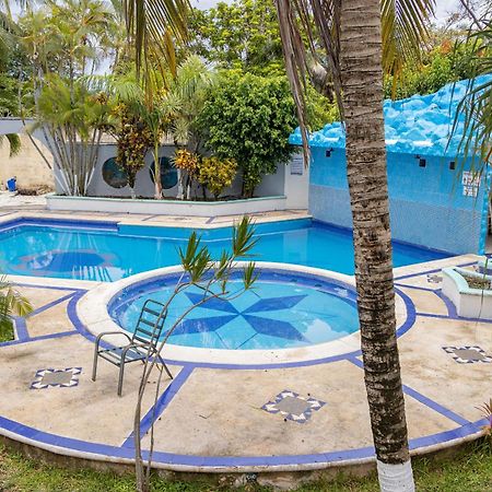 Oyo Hotel Marias,Aeropuerto Internacional De Chetumal Eksteriør billede