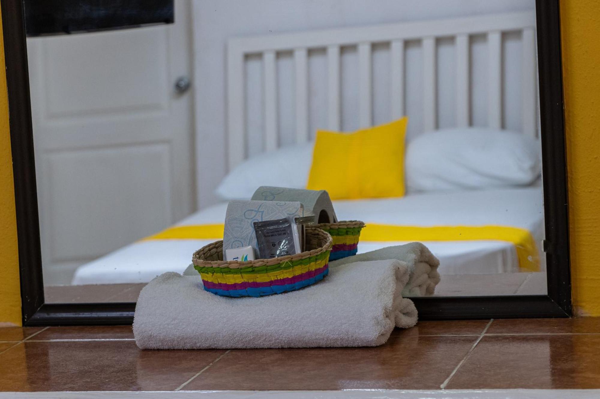 Oyo Hotel Marias,Aeropuerto Internacional De Chetumal Eksteriør billede