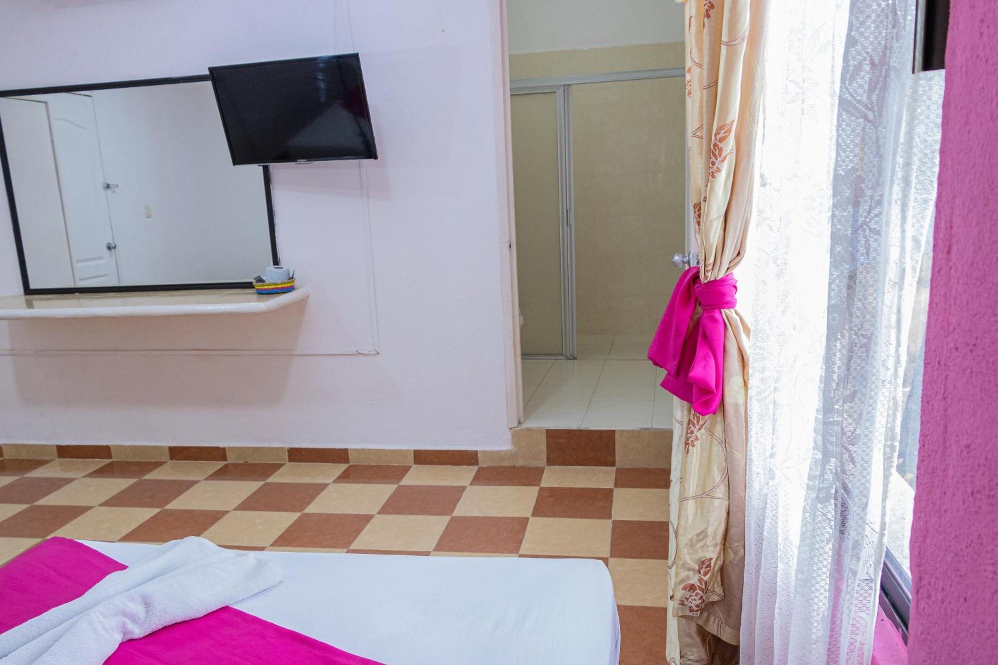 Oyo Hotel Marias,Aeropuerto Internacional De Chetumal Eksteriør billede