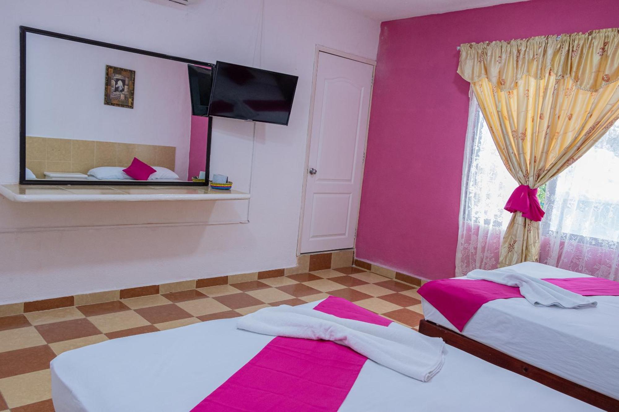 Oyo Hotel Marias,Aeropuerto Internacional De Chetumal Eksteriør billede